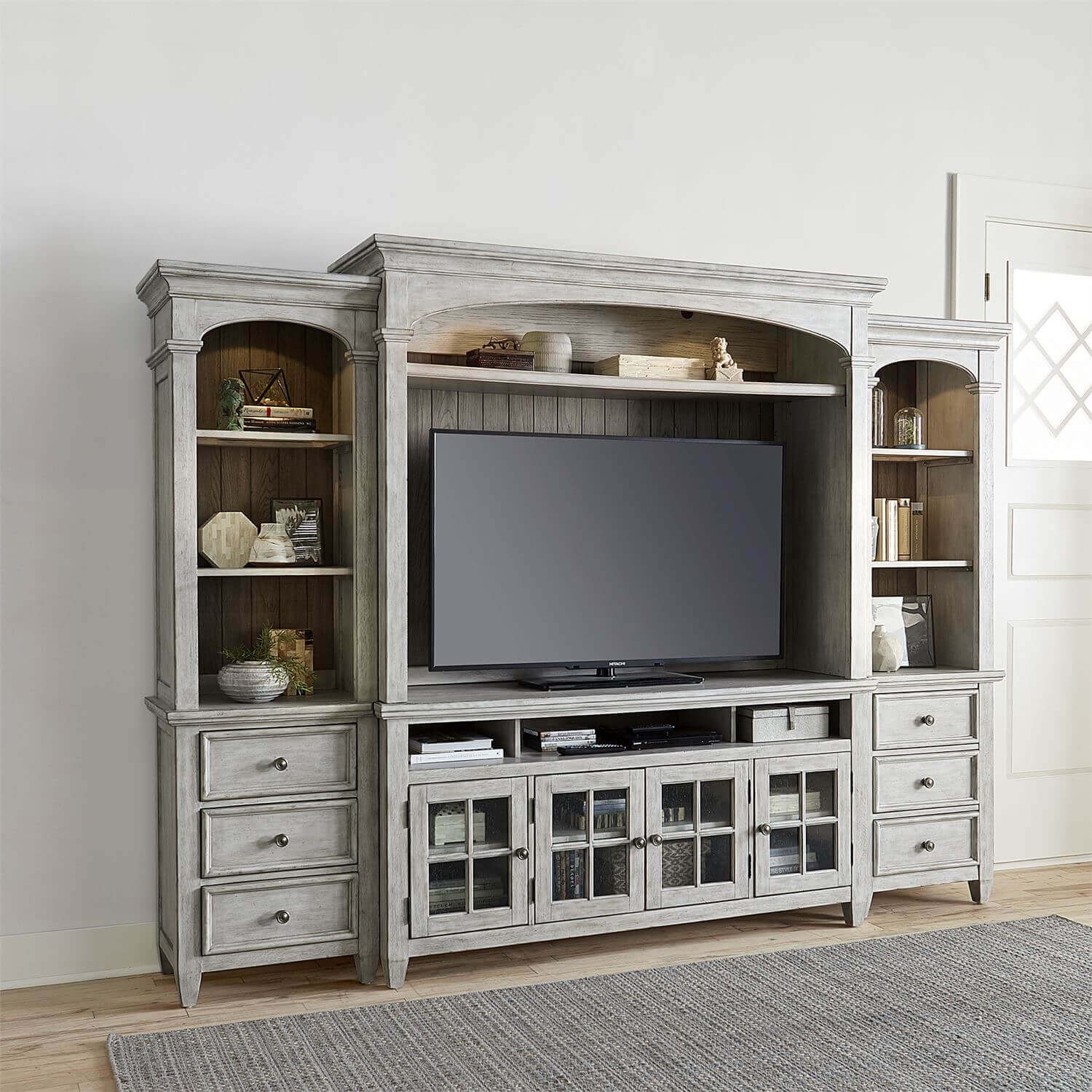 Heartland entertainment unit