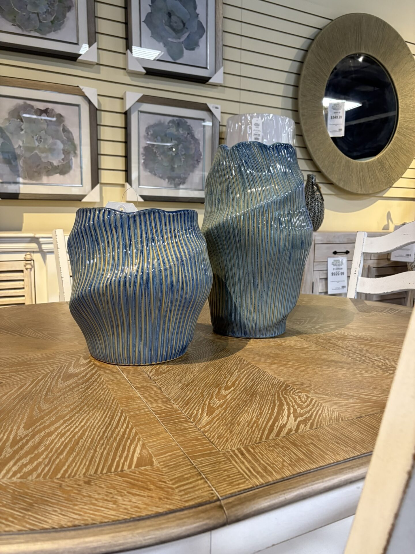 Set of 2 Vases